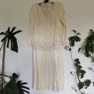 Cream Lace Drop Waist Satin Wedding Bridal Gown Dress Gown Gunne Sax